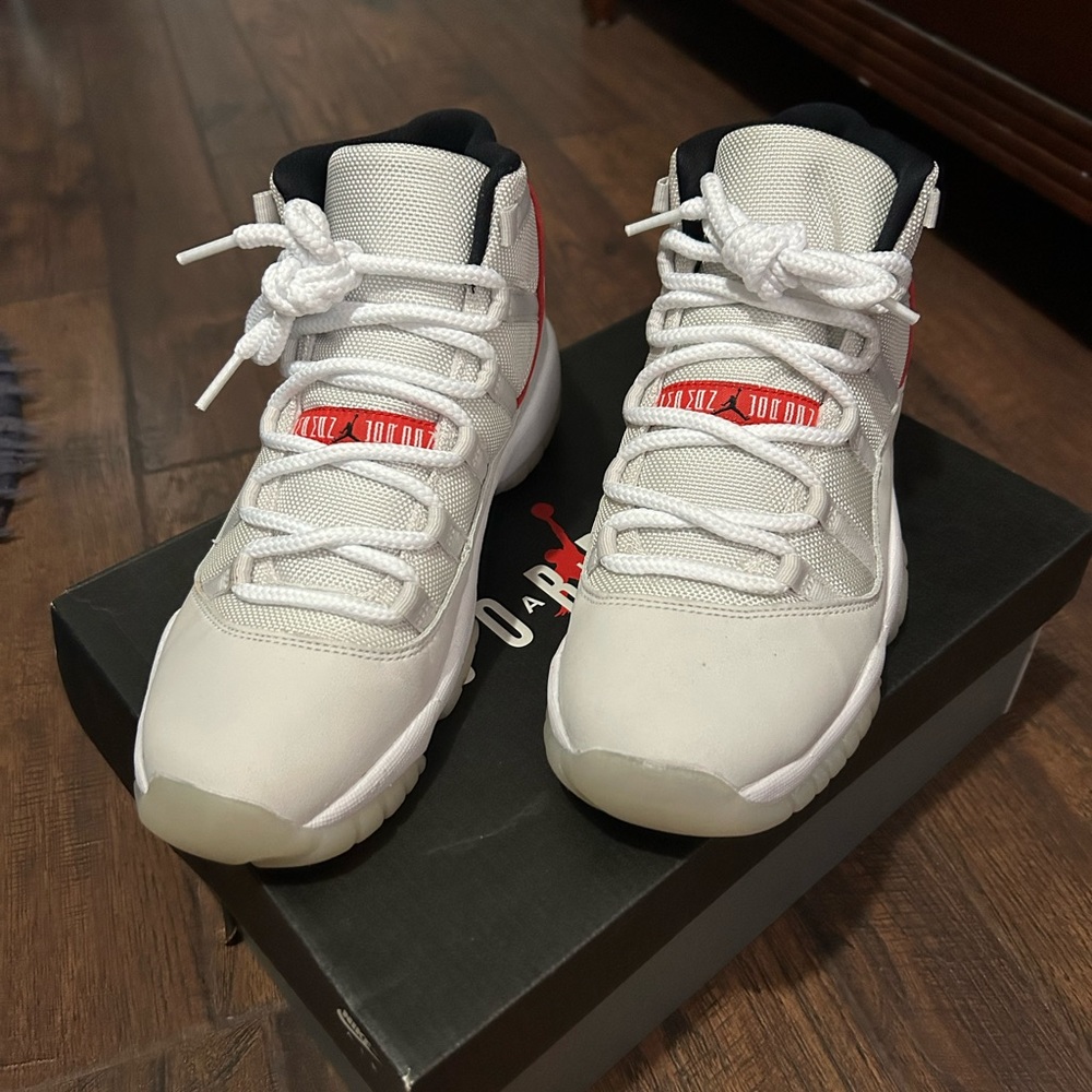 Jordan Retro 11 Platinum Tint
